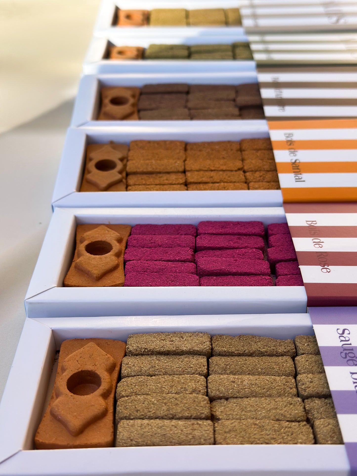 Briques d'encens naturel et brûleur